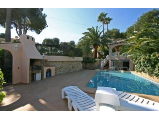 5 Bedrooms - Villa - For Sale