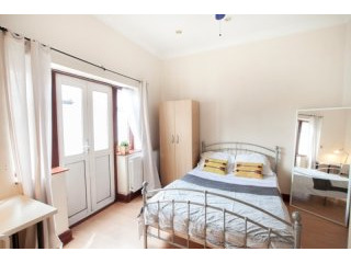 Single with double bed near Stratford..