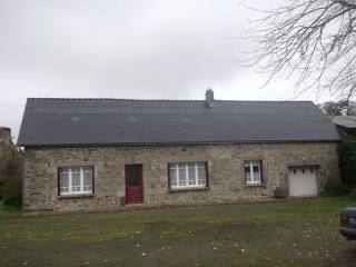 Good Country Longere with Outbuildings