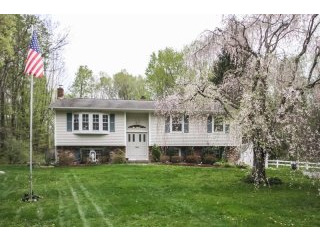4 bedroom House For Sale: 7 Kane Dr..