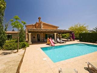 Spacious country house with large plot..