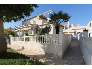 3 Bedroom 2 Bathroom Townhouse In..