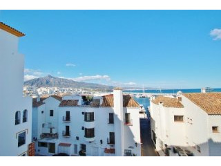 2 Bedroom Middle Floor Apartment