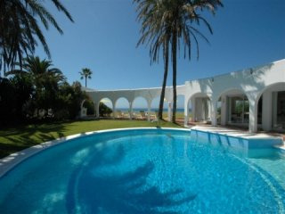 6 Bedroom Villa For Sale In Casasola..
