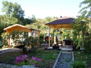 Zagreb (Gajnice) kuća sa 3 stana 256 m2