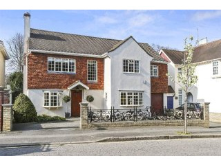 5 Bedroom House, Freehold