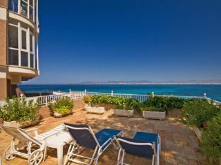 Idyllic Frontline Apartment In Cala..