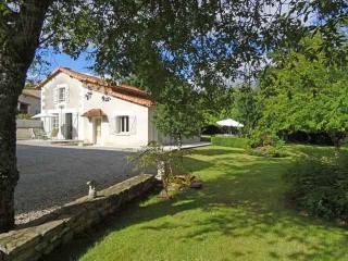 Stone Farmhouse With Pool And Almost..
