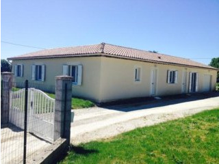 Very Cosy And Beautiful Bungalow In A..