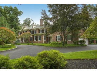 5 bedroom Detached House For Sale: 10..