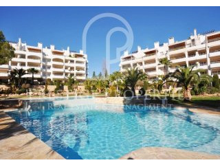 Spacious penthouse with sea views near..