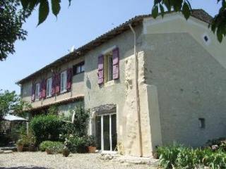 Superb Characterful House In A Charming..