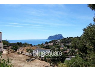 Fantastic plot with spectacular sea..