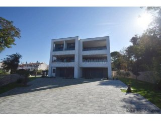 Apartmanska vila na 100 m od mora u Malinskoj!