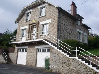 CORREZE, TREIGNAC - SPACIOUS 4 BEDROOM..