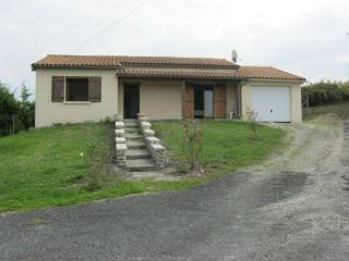 3 beds single storey house with..