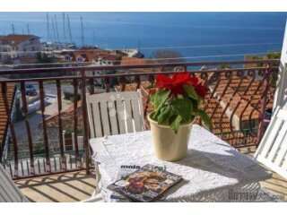 Prodaja dva zasebna apartmana s pogledom na more