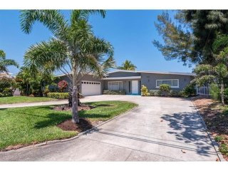 3 bedroom Property For Sale: 2360 EAST..