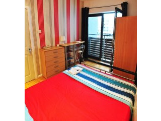 Single with double bed near Canary..