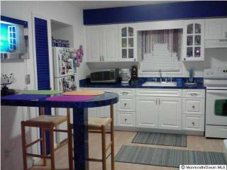 2 bedroom Flat For Sale: 201 Sheridan..