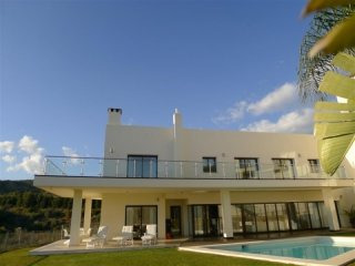 5 Bedroom Villa For Sale In La..