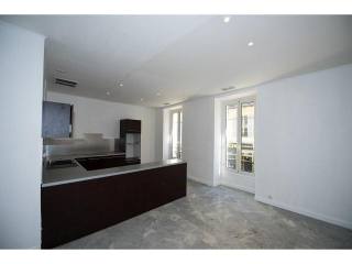 Charming two bed in Centre ville