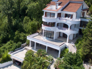 OPATIJA - prekrasna vila s otvorenim pogledom na Kvarner