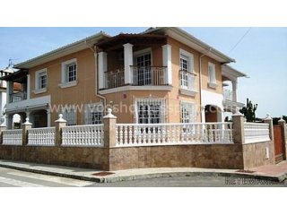 A TRULY STUNNING TOWN VILLA. The photos DON'T do this..