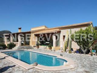 Lovely country house with sea views