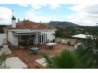 Villa - A spacious country property..