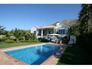 Villa - Charming villa with beautiful..