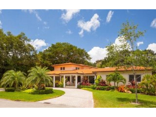 6 bedroom House For Sale: 701 San Juan..