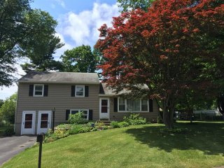3 bedroom House For Sale: 3 Orchard Dr..