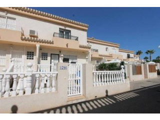 5 Bedroom 3 Bathroom Townhouse In Playa..
