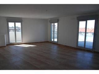 Entirely renovated apartment with large..
