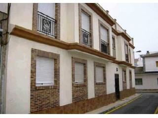 * 2 BED APARTMENT SET IN THE OLD TOWN