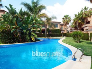 Luxury 2 bedroom apartment with garage..