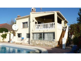 RS358, Detached villa 100m from La..