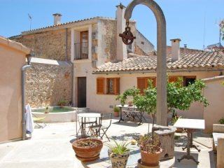Cozy Petit Hotel In The Heart Of..