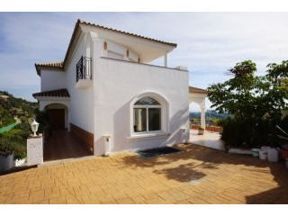 4 Bedrooms - Villa - Malaga - For Sale