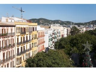 Elegant Apartment Over Vara De Rey