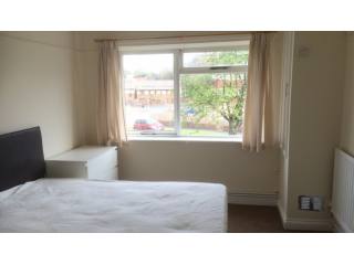 ROOM TO LET IN ARLESTON - ALL BILLS..