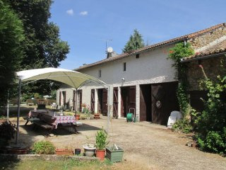 Stone Farmhouse + Pool In A Super..
