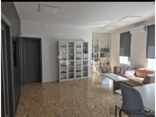Uredski prostor pri samom centru Rijeke