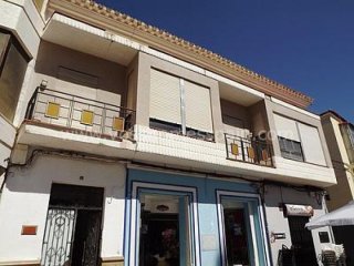 Large and sunny 3 bed, 1 bath town, 1st floor, apartment..