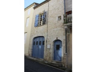 Beautiful Stone Townhouse In The Centre..
