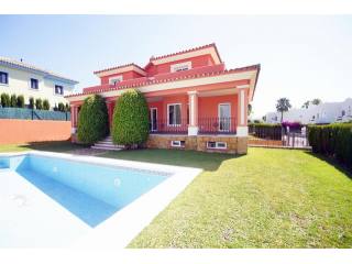 5 Bedrooms - Villa - Malaga - For Sale