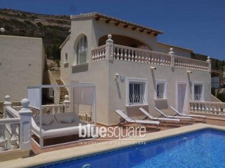 - Villa with stunning sea views in..