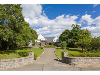 6 bedroom Residence For Sale: New..