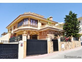 A real millionaire's villa in the sought after area of..